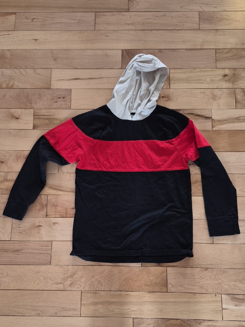 Boys Size 10/12 The Children's Place Thin Shirt With A Hood